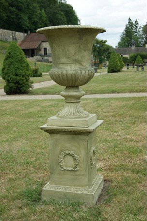 Vase Médicis en fonte Pierre